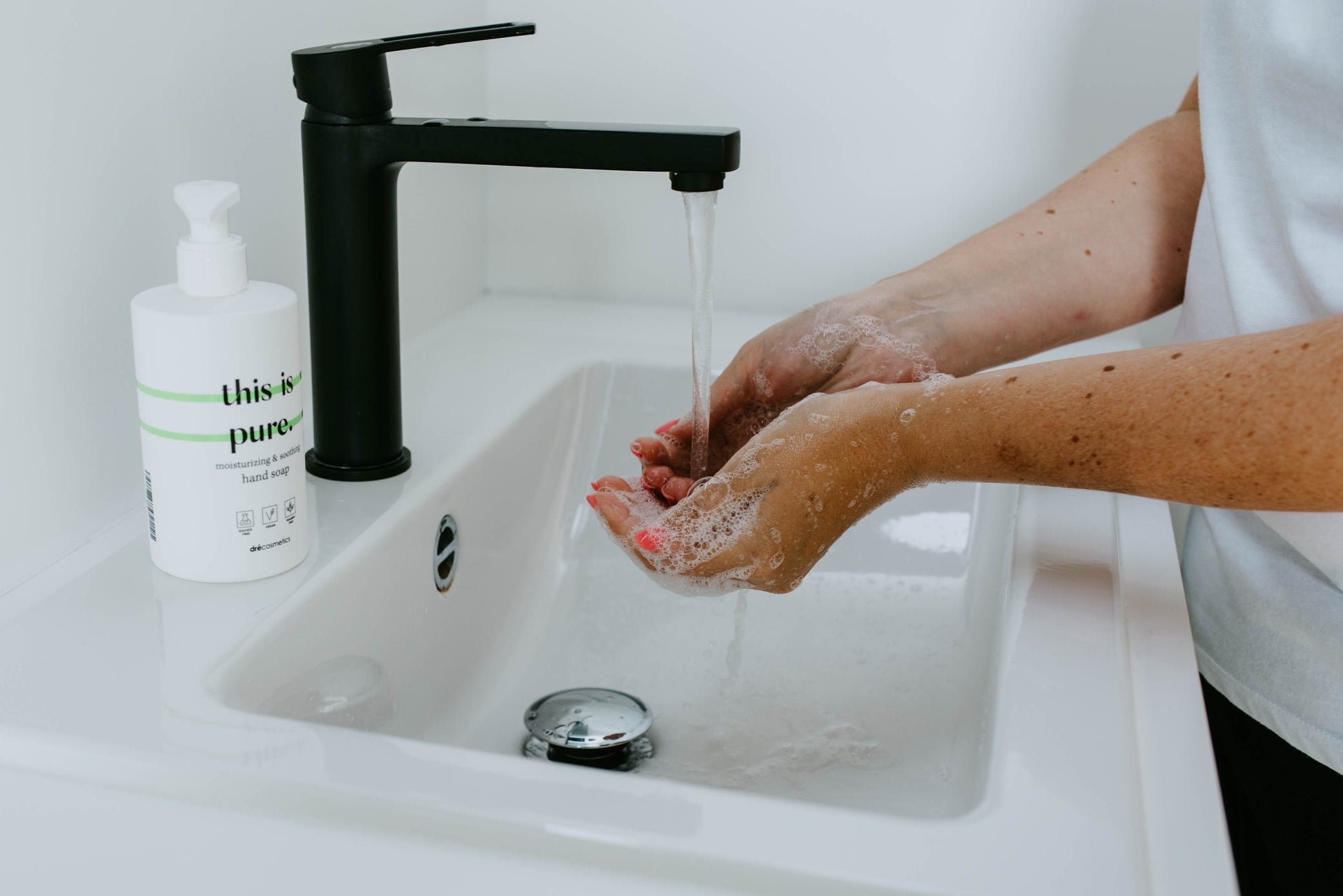 Handzeep 300ml | Natuurlijke Hydraterende Handzeep - Vegan - Gevoelige Huid - This is Pure.